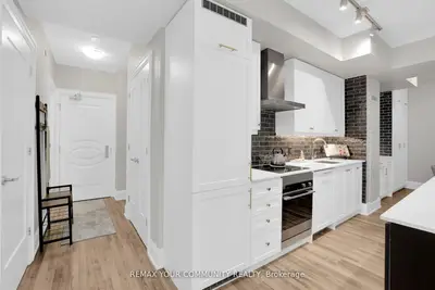 9085 Jane Street 523, Vaughan, On L4k 0l8