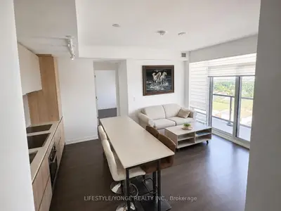 Condo Apartment in Vaughan