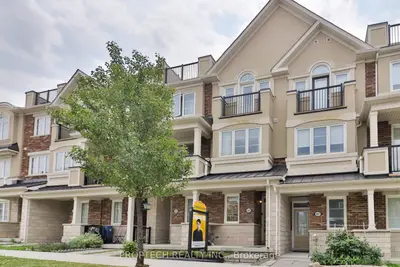 Condo Townhouse in Markham