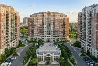Condo Apartment in Richmond Hill