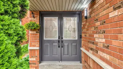 21 Belvia Drive, Vaughan, On L4k 5j6