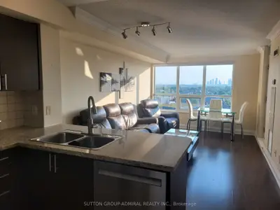 Condo Apartment in Vaughan