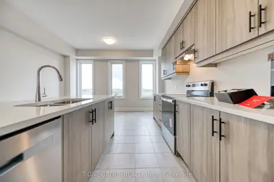 Att/Row/Townhouse in Markham