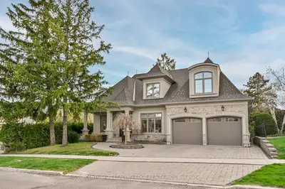 16 Sir Isaac Gate, Markham, On L3p 3n8