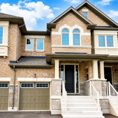 Att/Row/Townhouse in Richmond Hill
