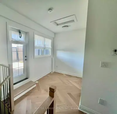 Att/Row/Townhouse in Vaughan