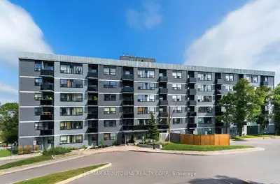 Condo Apartment in Aurora