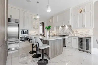 175 Woodgate Pines Drive, Vaughan, On L4h 4k5
