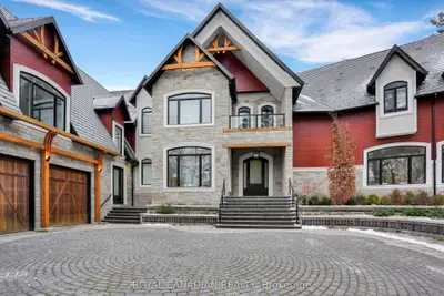 15 Glenview Heights Lane, King, On L3y 4v9