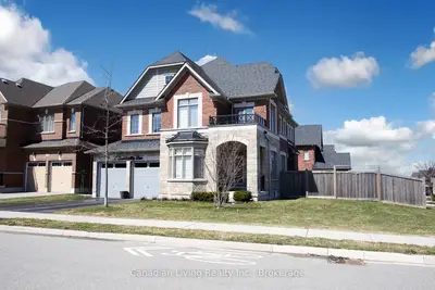 72 Charlotte Abby Drive, East Gwillimbury, On L9n 0s9