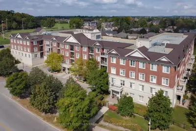 Condo Apartment in Vaughan