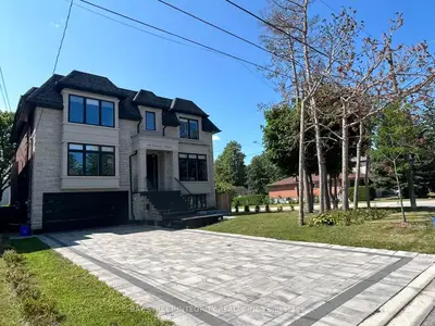 158 Elmwood Avenue, Richmond Hill, On L4c 1l1