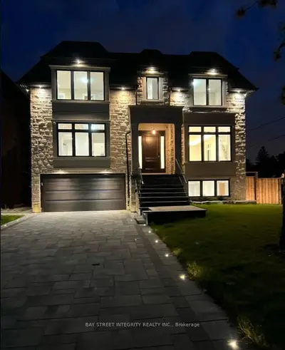 158 Elmwood Avenue, Richmond Hill, On L4c 1l1