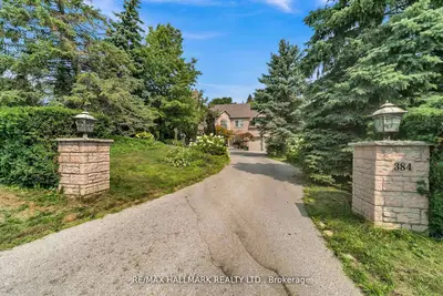 384 W Kennedy Street W, Aurora, On L4g 5m6