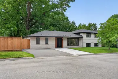 3 Reuben Street, Aurora, On L4g 2m1
