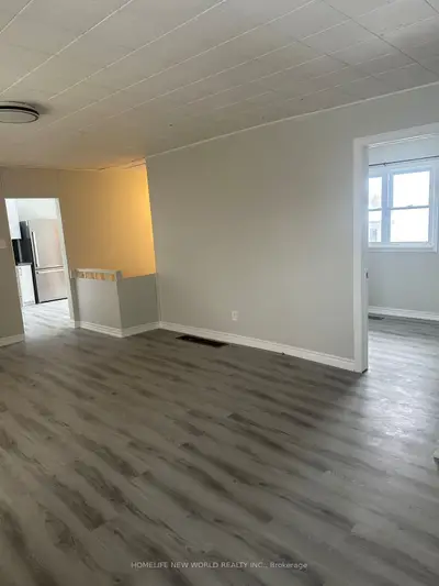 15395 Bayview Avenue, Aurora, On L4g 0k9