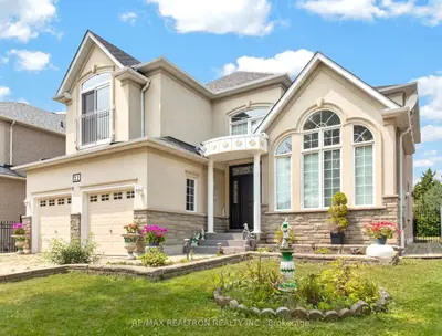 22 Queensborough Court, Richmond Hill, On L4e 4e4