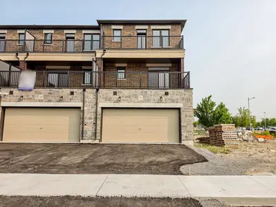 Att/Row/Townhouse in Markham