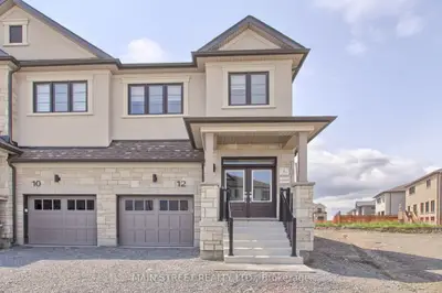 Att/Row/Townhouse in Georgina