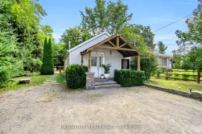 21 Oak Avenue, East Gwillimbury, On L9n 1a6