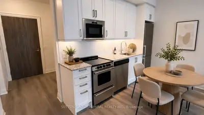 10 Gatineau Drive 913, Vaughan, On L4j 0l2