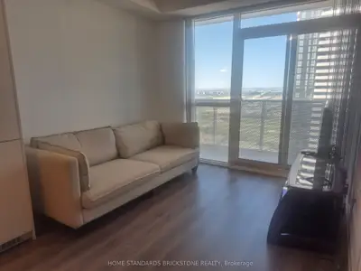 Condo Apartment in Vaughan