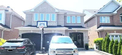 Detached in Richmond Hill