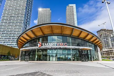 Condo Apartment in Vaughan