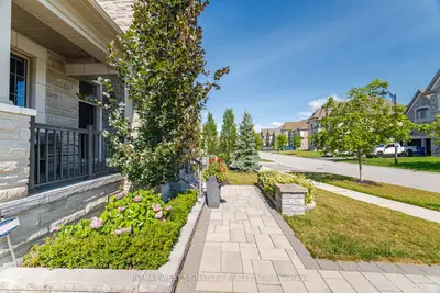 56 Sir Henry Court, King, On L7b 0p5