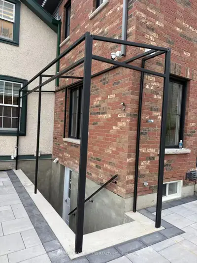 32 Love Court Basement, Richmond Hill, On L4b 0g2