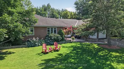 Detached in New Tecumseth