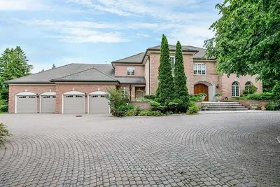 11 Jarvis Avenue, Aurora, On L4g 6w8