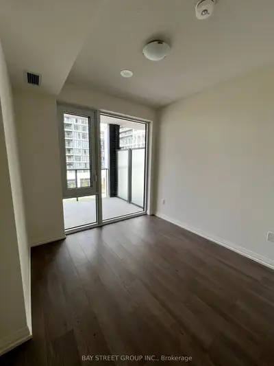 Condo Apartment in Vaughan