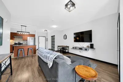 Condo Apartment in New Tecumseth