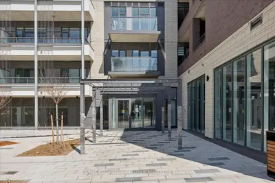 705 Davis Drive 1503, Newmarket, On L3y 2r2