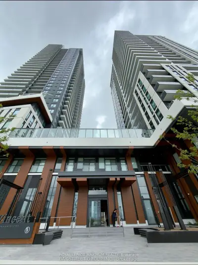 Condo Apartment in Vaughan