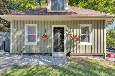 Detached in Newmarket