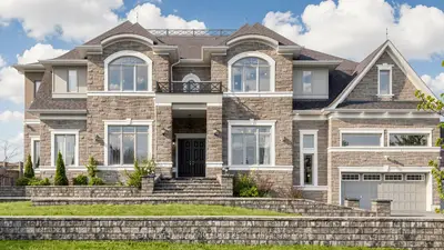 2 Sam Davis Court, Whitchurch-stouffville, On L4a 4r4