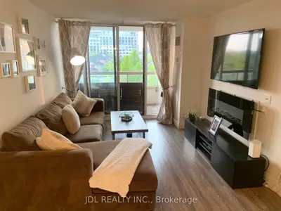 19 Northern Heights Drive 403, Richmond Hill, On L4b 4m4