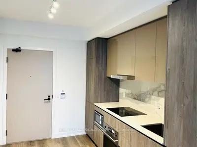Condo Apartment in Vaughan