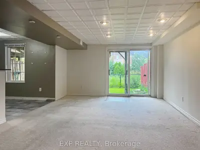 26 Millcliff Circle Bsmt, Aurora, On L4g 7n7