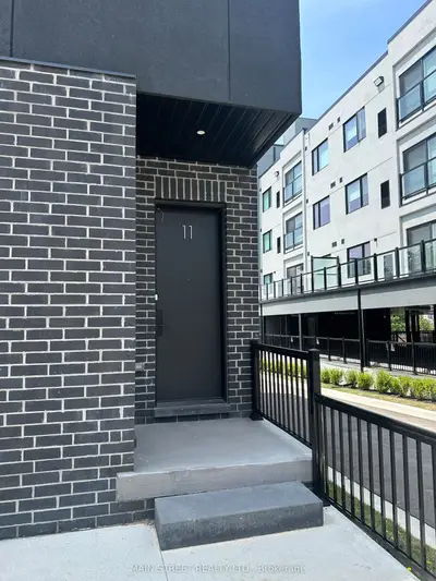 59 Charles Street 11, Newmarket, On L3y 3v7