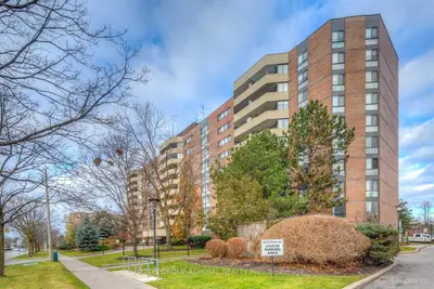 Condo Apartment in Richmond Hill