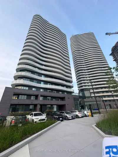 Condo Apartment in Vaughan