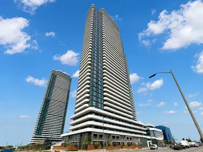 Condo Apartment in Vaughan