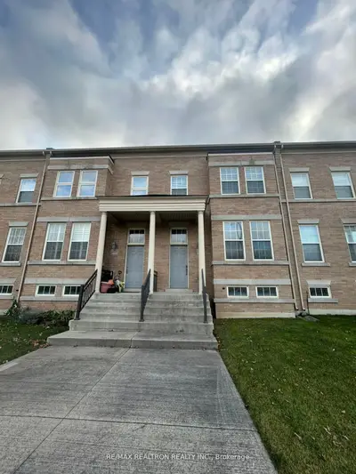 Att/Row/Townhouse in Markham