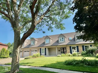 11 Rae Crescent, Markham, On L3r 2x8