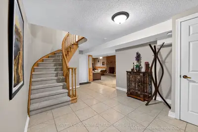 193 Wigwoss Drive, Vaughan, On L4l 4a7