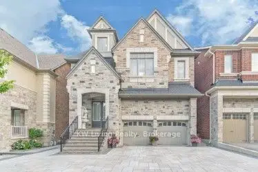 Detached in Richmond Hill