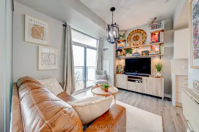 11611 Yonge Street 525, Richmond Hill, On L4e 1g2